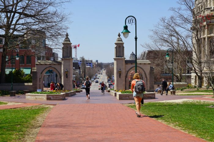 Estados Unidos: Becas Para licenciatura en Cualquier curso de asignaturas ofrecido por la universidad Indiana University - Purdue University Indianapolis